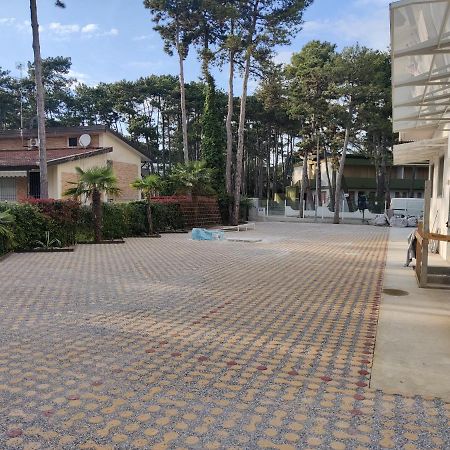 Hotel Meuble Nazionale Lignano Sabbiadoro Buitenkant foto