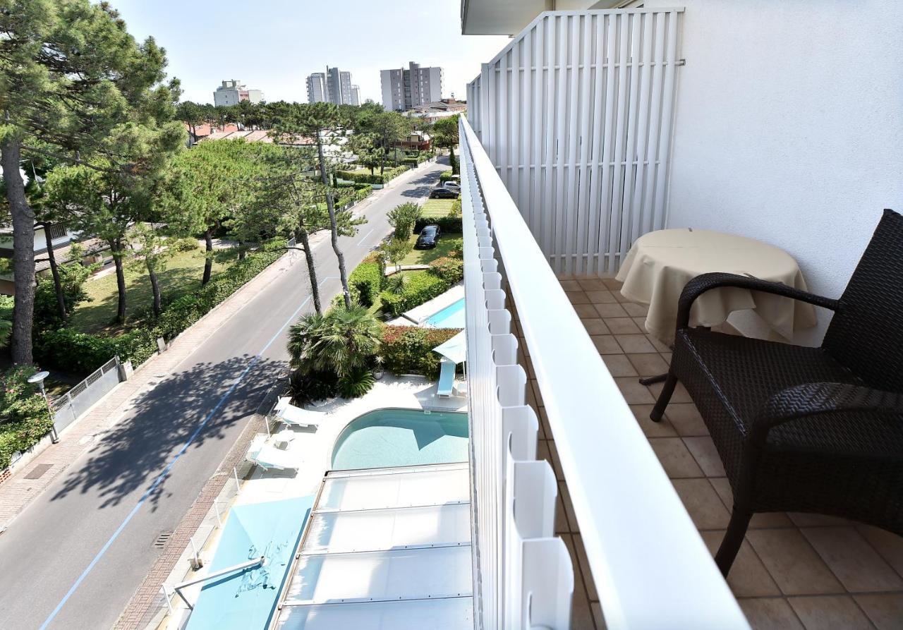 Hotel Meuble Nazionale Lignano Sabbiadoro Buitenkant foto
