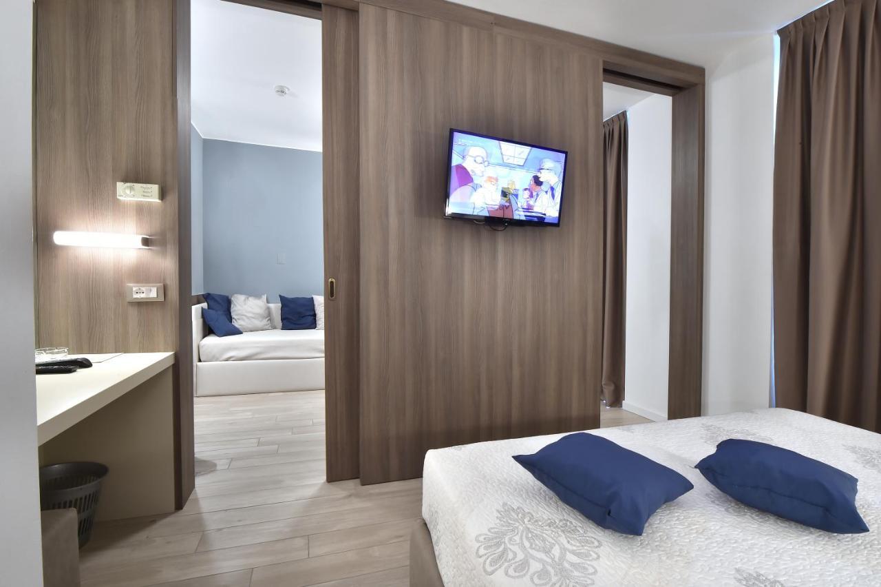 Hotel Meuble Nazionale Lignano Sabbiadoro Buitenkant foto