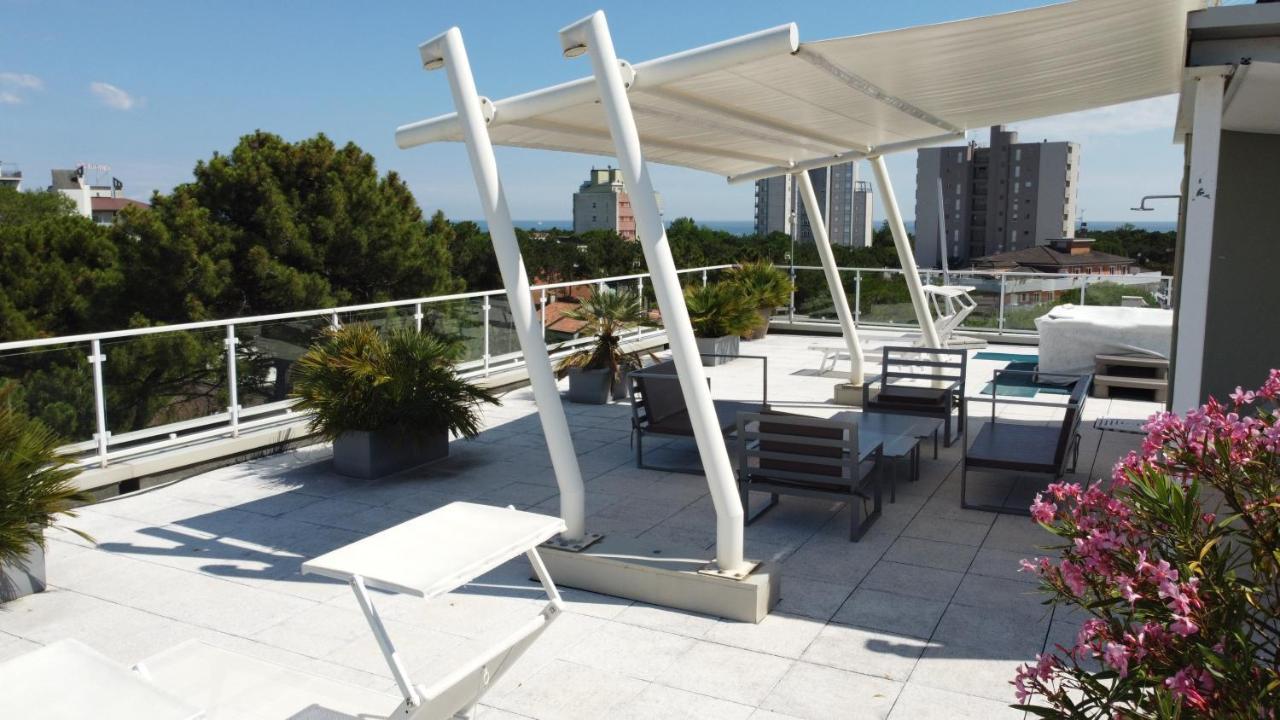 Hotel Meuble Nazionale Lignano Sabbiadoro Buitenkant foto