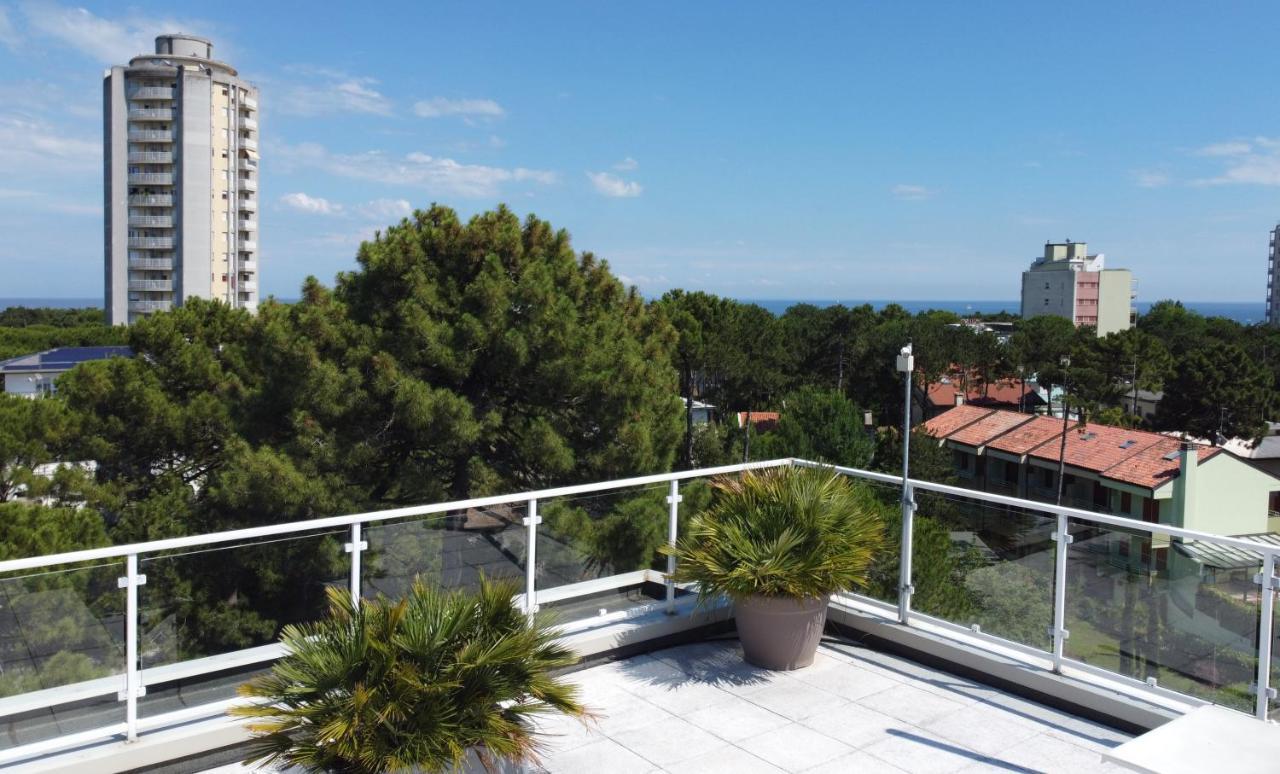 Hotel Meuble Nazionale Lignano Sabbiadoro Buitenkant foto