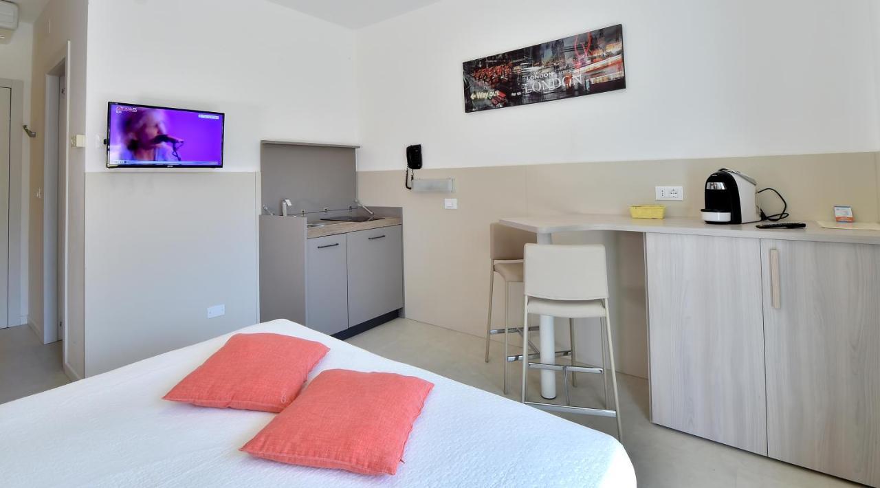 Hotel Meuble Nazionale Lignano Sabbiadoro Buitenkant foto