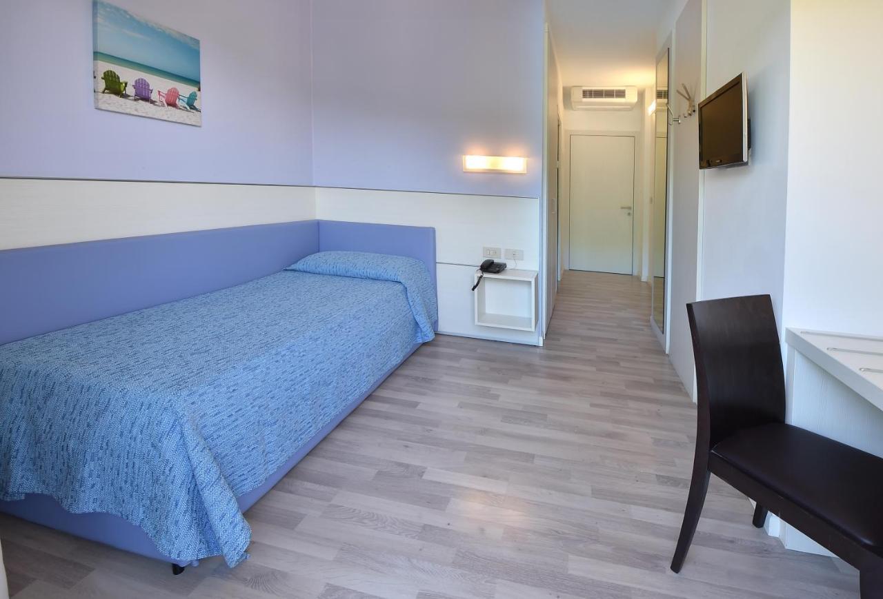 Hotel Meuble Nazionale Lignano Sabbiadoro Buitenkant foto