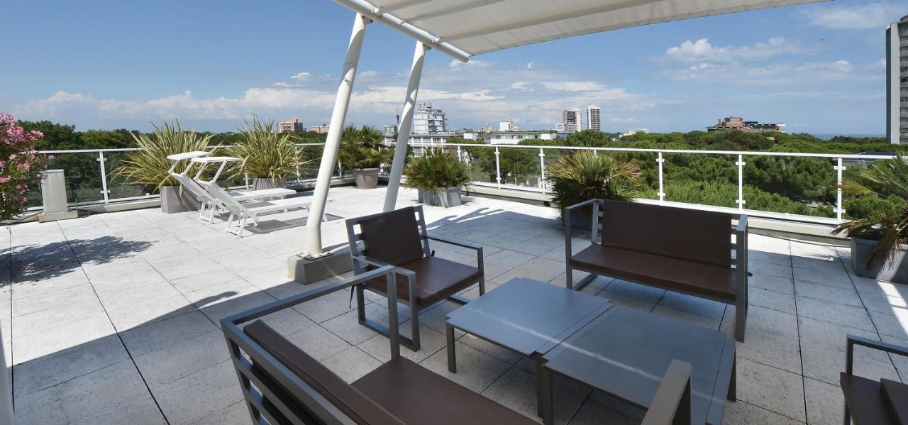 Hotel Meuble Nazionale Lignano Sabbiadoro Buitenkant foto