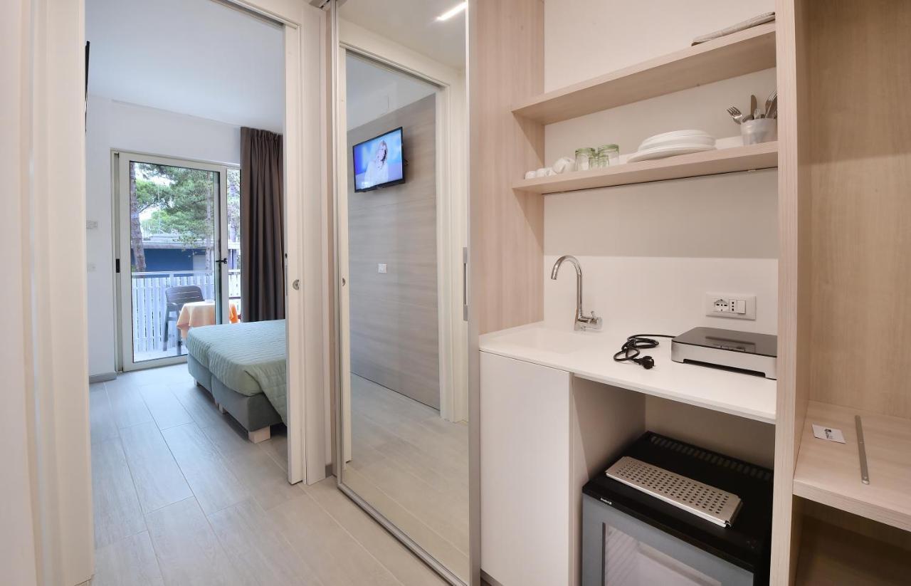 Hotel Meuble Nazionale Lignano Sabbiadoro Buitenkant foto