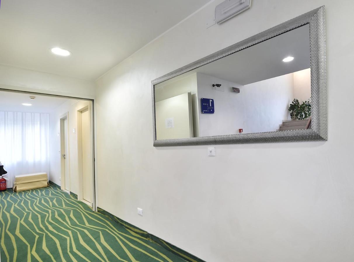 Hotel Meuble Nazionale Lignano Sabbiadoro Buitenkant foto