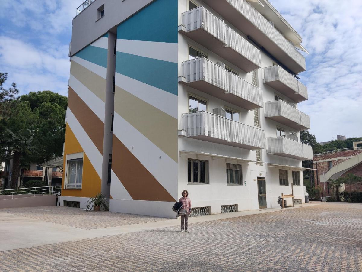 Hotel Meuble Nazionale Lignano Sabbiadoro Buitenkant foto