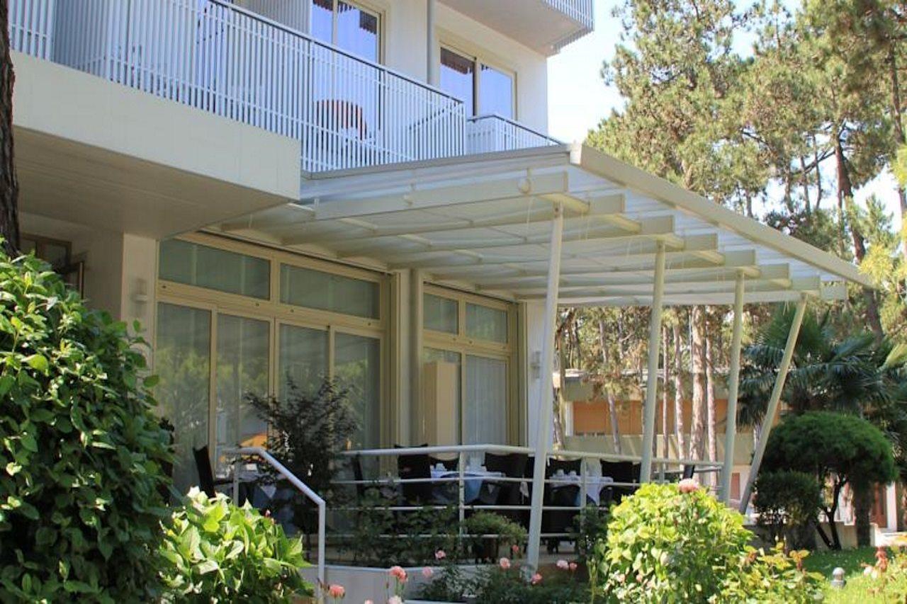 Hotel Meuble Nazionale Lignano Sabbiadoro Buitenkant foto