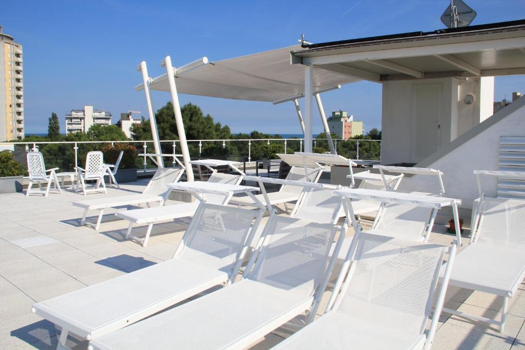 Hotel Meuble Nazionale Lignano Sabbiadoro Buitenkant foto