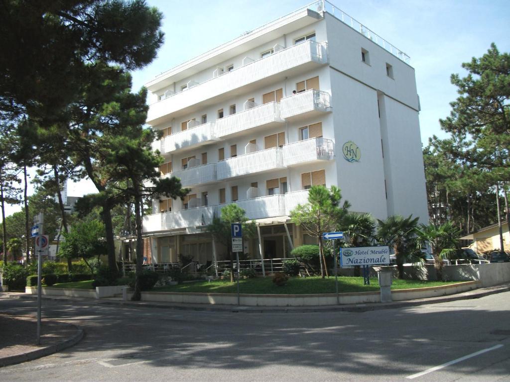 Hotel Meuble Nazionale Lignano Sabbiadoro Buitenkant foto